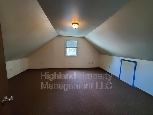 Building Photo - 1053-1055 NE Monroe St