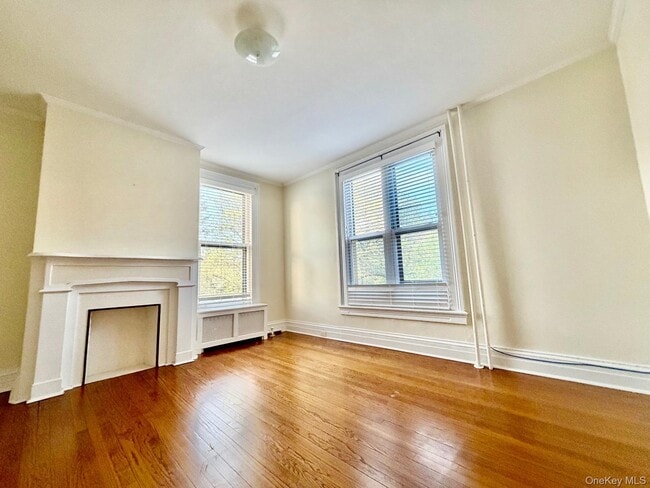 Building Photo - 225 N Broadway