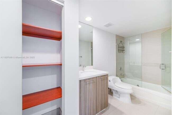 Building Photo - 6700 Indian Creek Dr