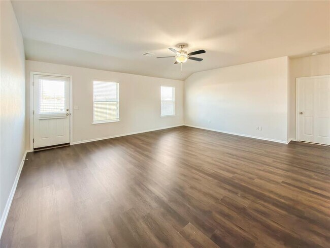 Building Photo - 3505 SE 94th St