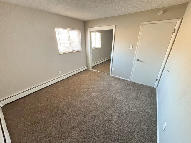 Building Photo - 1806 E La Salle St