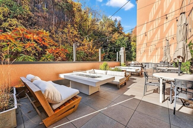 Building Photo - 8701 Churchill Rd