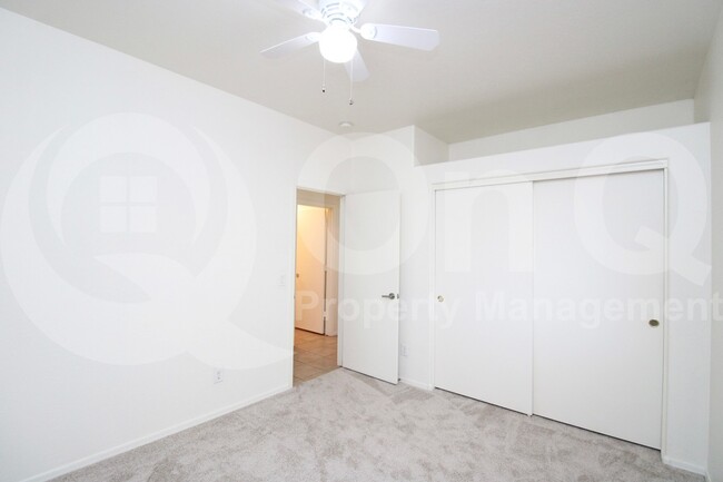 Building Photo - 2300 E Magma Rd