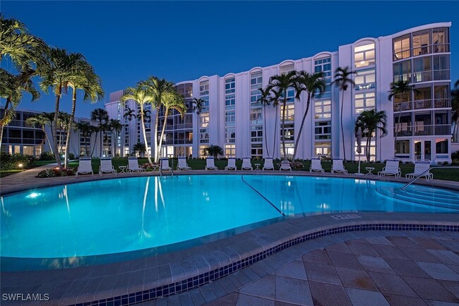 Building Photo - 400 Park Shore Dr