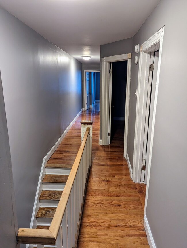 Building Photo - Cozy West Philly Home 4br/2.5ba w/ Hardwoo...