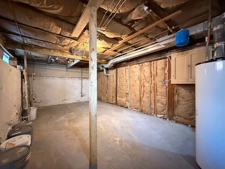 Building Photo - 909 Ouray Ave