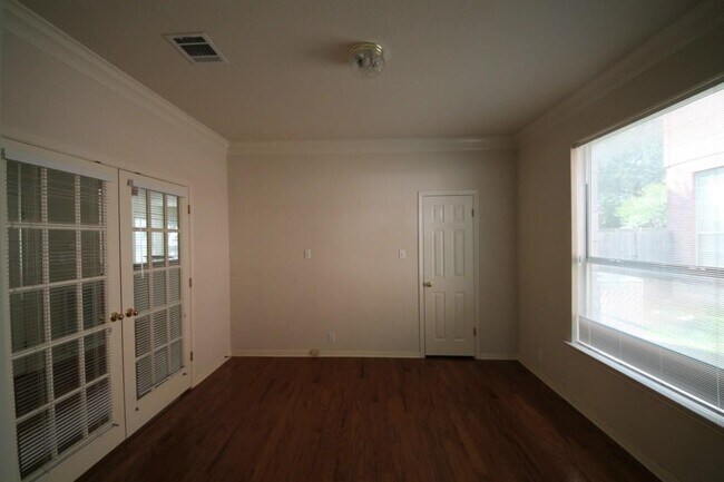 Building Photo - 10225 Open Gate Dr