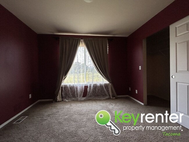 Building Photo - Fife Living: Your Ideal Multi-Level Family...