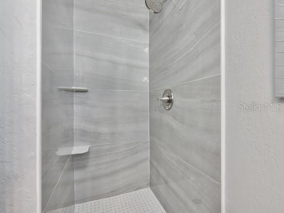 Building Photo - 6206 S Adelia Ave