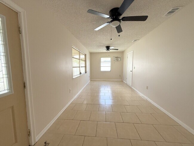 Building Photo - "Charming 2-Bedroom, 2-Bath Oasis with 140...