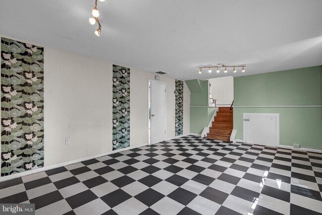 Building Photo - 8905 Valley Forge Dr
