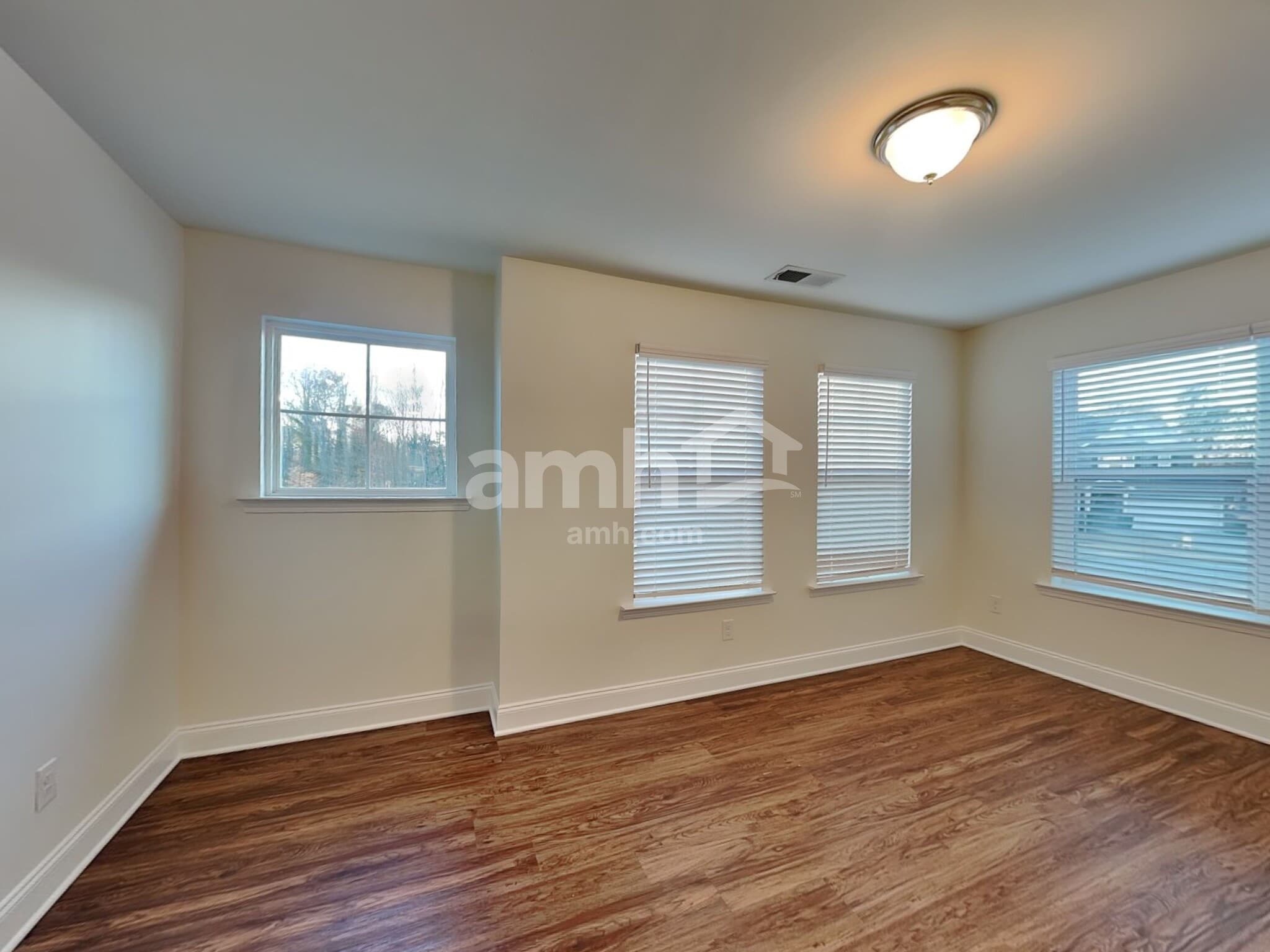 Building Photo - 1930 Sterling Brook Ct