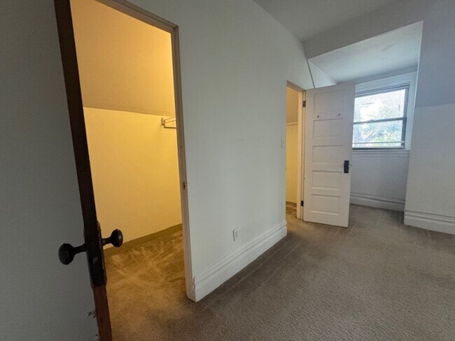 Building Photo - 4821 Centre Ave