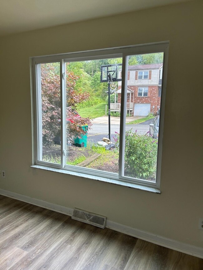 Building Photo - 3160 Camberly Dr