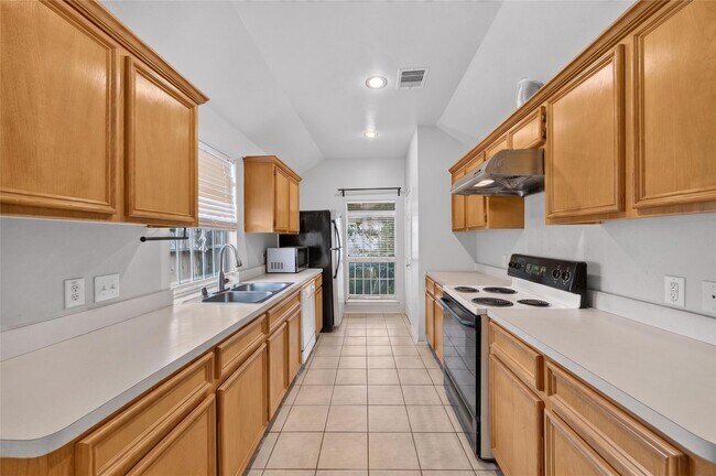 Building Photo - 12835 Wisteria Park Dr
