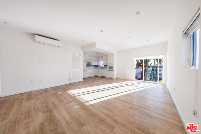 Building Photo - 1187 Crenshaw Blvd