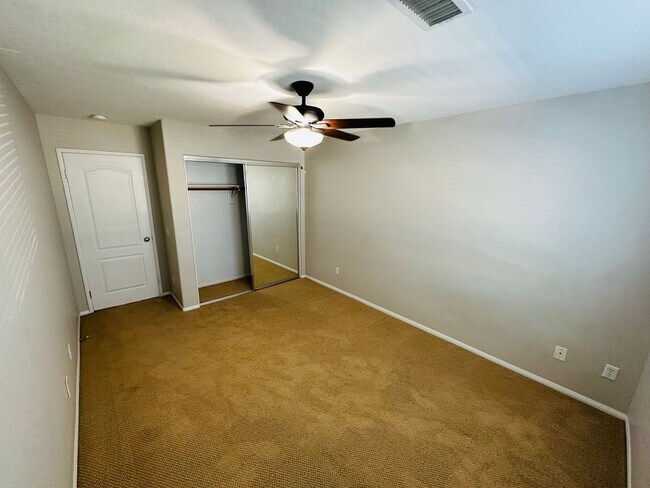 Building Photo - Oversized 5 bedroom Copper Canyon Murrieta...