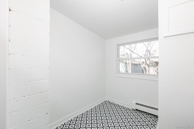 Building Photo - 160 Austin St