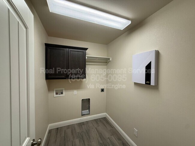 Building Photo - 13802 Avenue W