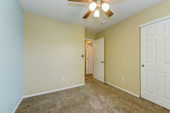 Building Photo - Beautifully Updated 3-Bed Home in Arapahoe...