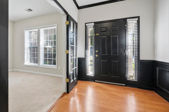 Building Photo - 3305 Chastain Gardens Dr NW