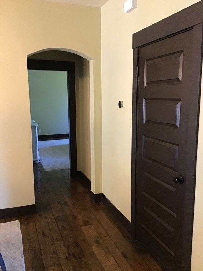 Building Photo - Gorgeous 4 Bedroom Home on Awbrey Butte!