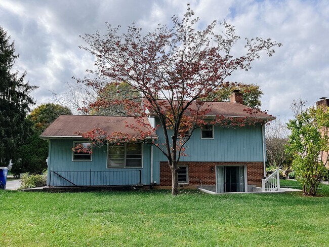 Building Photo - 2505 Plymouth St