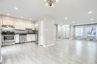 Building Photo - 12 Perryfalls Pl