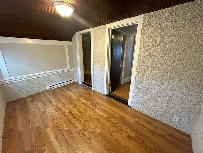 Building Photo - 2108 Oxford St