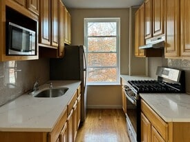 Building Photo - 2415 27th St