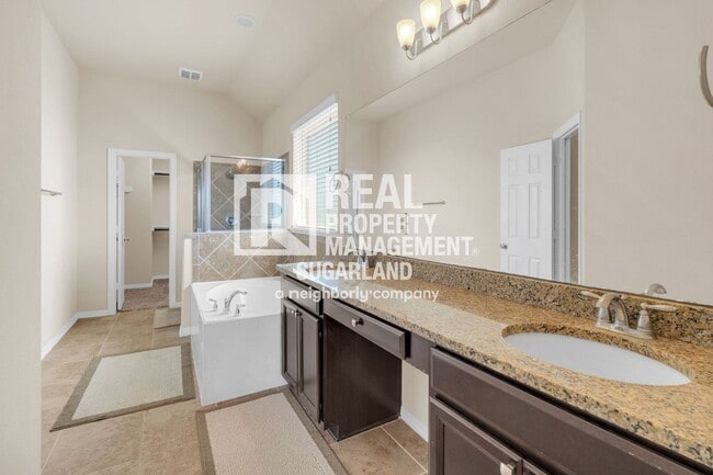 Building Photo - 18607 Pelham Grove Ln