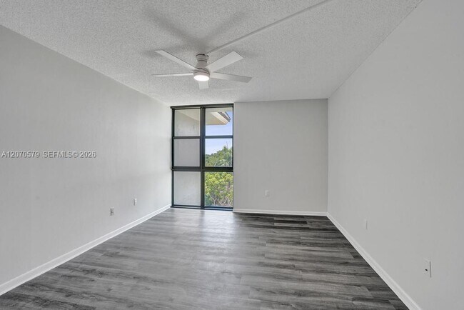 Building Photo - 1101 River Reach Dr