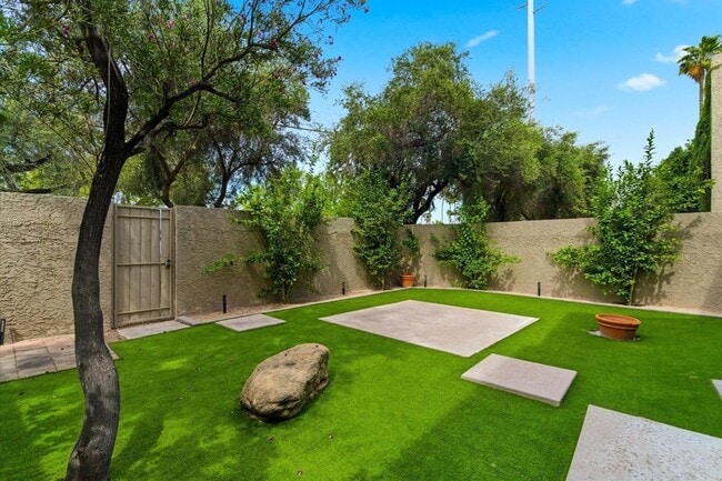 Building Photo - 7209 E McDonald Dr