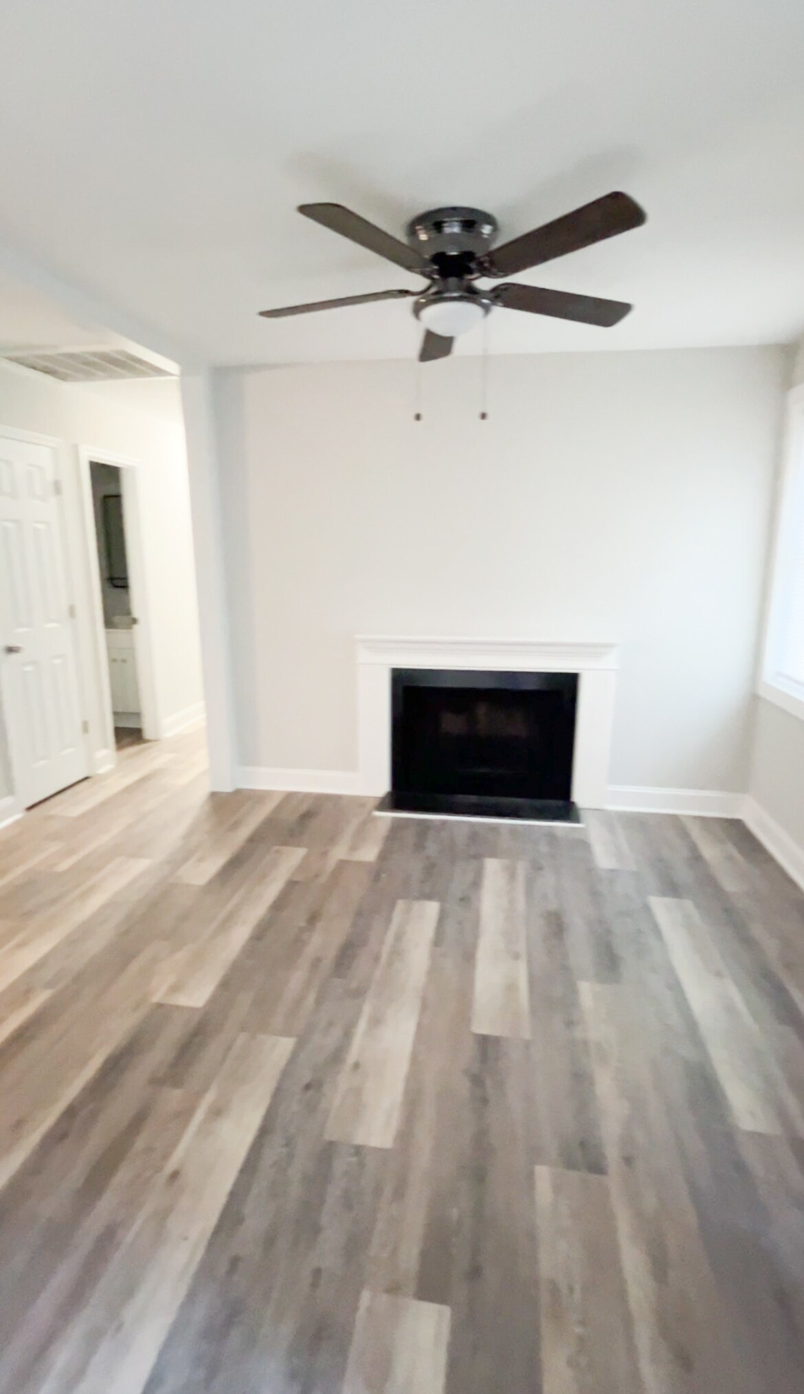 Building Photo - 4764 Longview Dr