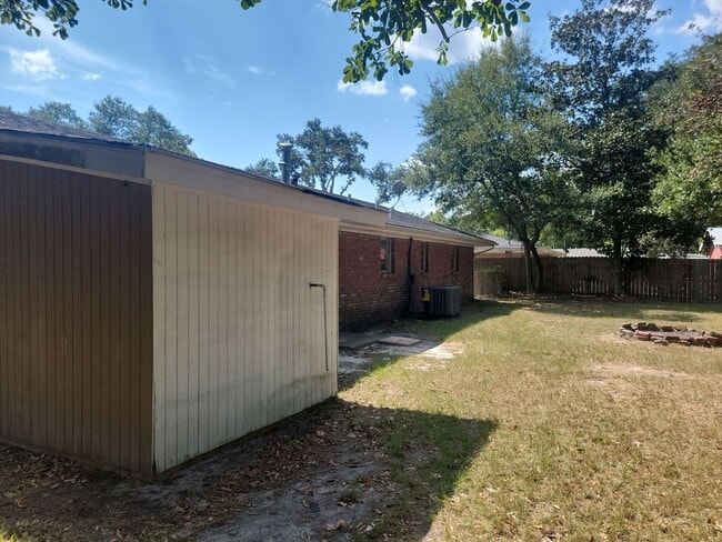 Building Photo - 3 BD 1.5 BA Ocean Springs Rental in the Go...