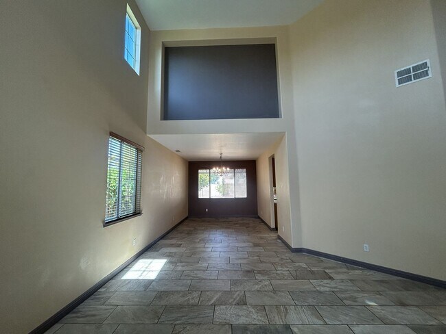 Building Photo - 37978 Spur Dr