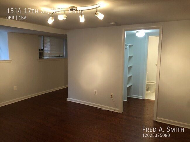Building Photo - Copley Plaza Studio Available Now