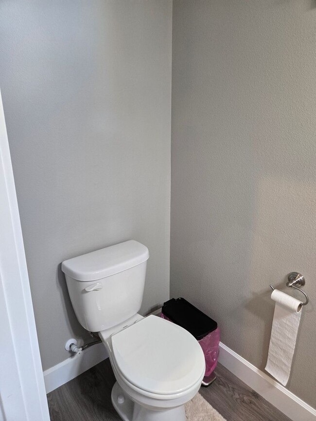 Building Photo - Terrific Orenco Station area 4 BR, 3.5 BA ...