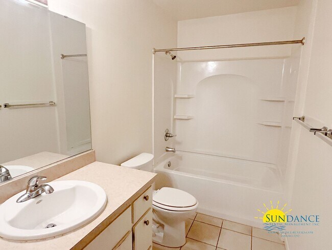 Building Photo - Nice 2-Bedroom Home in the Heart of Pensac...