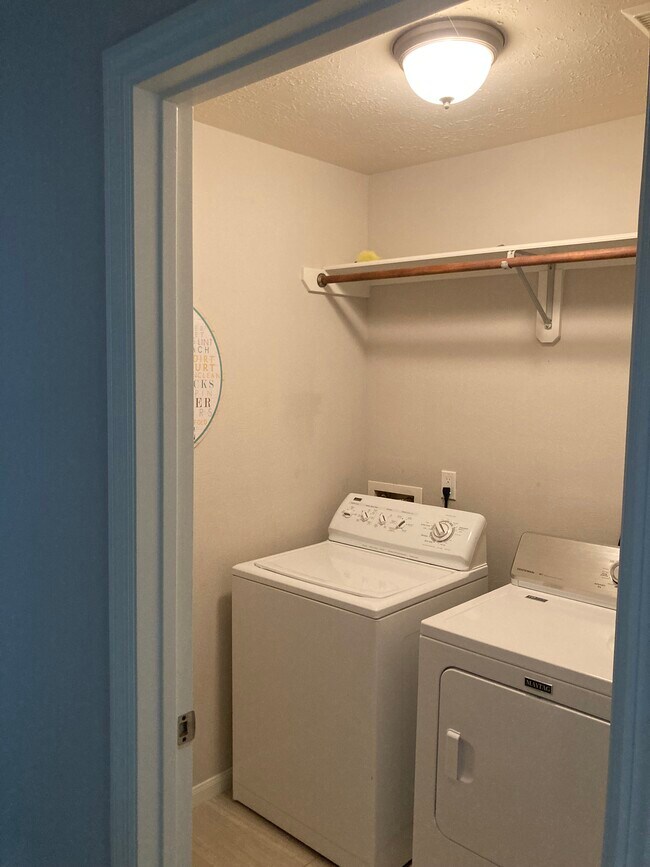 laundry room - 35 Auburn Path Dr