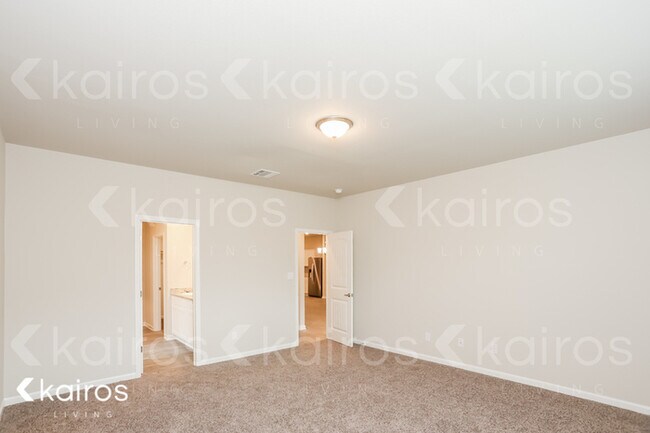 Building Photo - 6649 Tiger Pointe Dr.