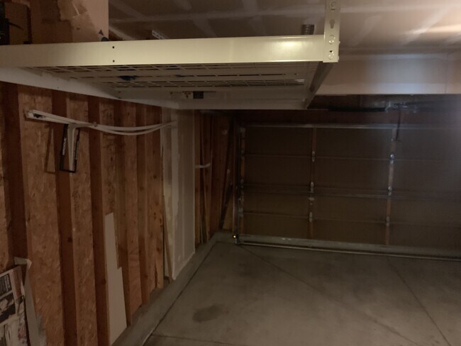 Building Photo - 11201 Glenmoor Ct
