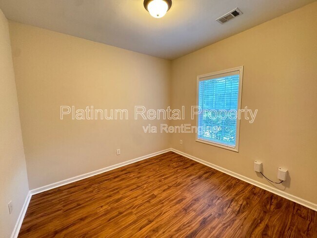 Building Photo - 3206 Buck Way