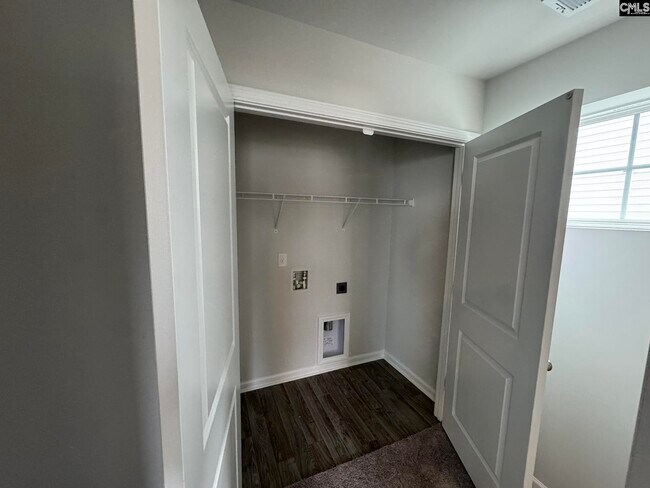 Building Photo - 17 Ozark Dr