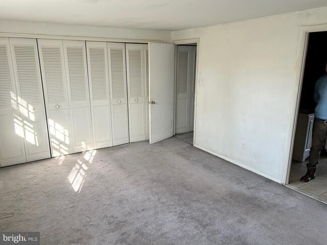 Building Photo - 89 Rockland Dr