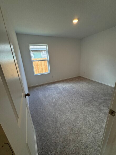Building Photo - 1634 Windrose Bnd