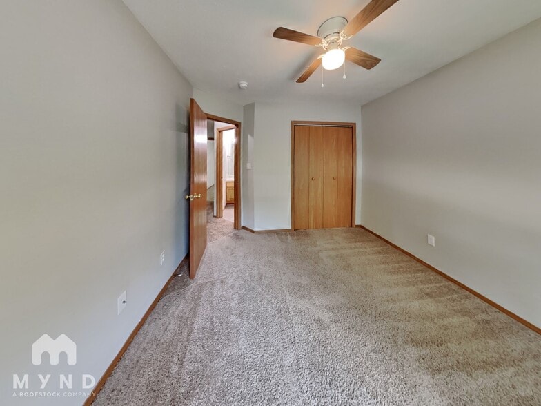 Building Photo - 419 S Sherwood Ave