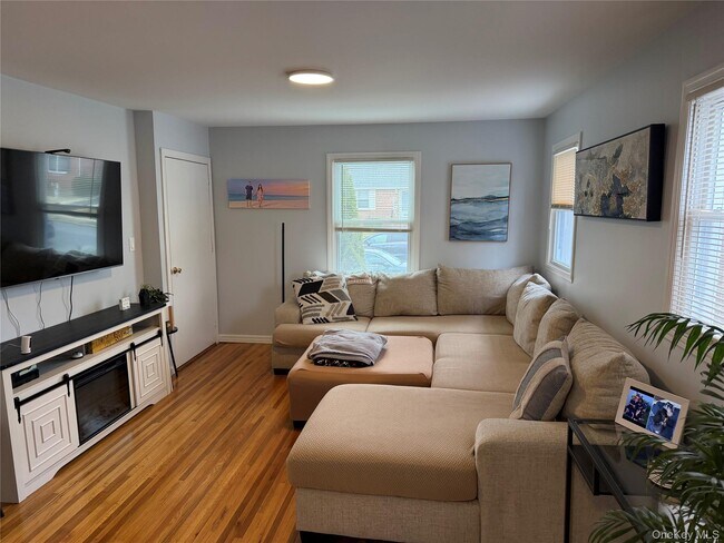 Building Photo - 222 Colonial Ave