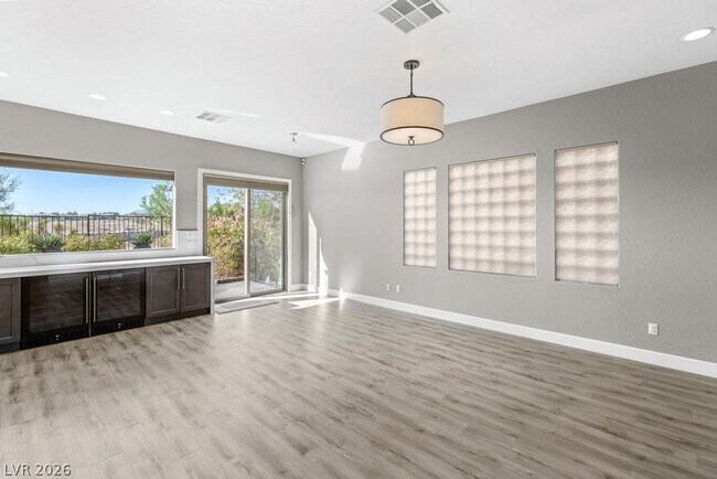 Building Photo - 9161 Tudor Park Pl