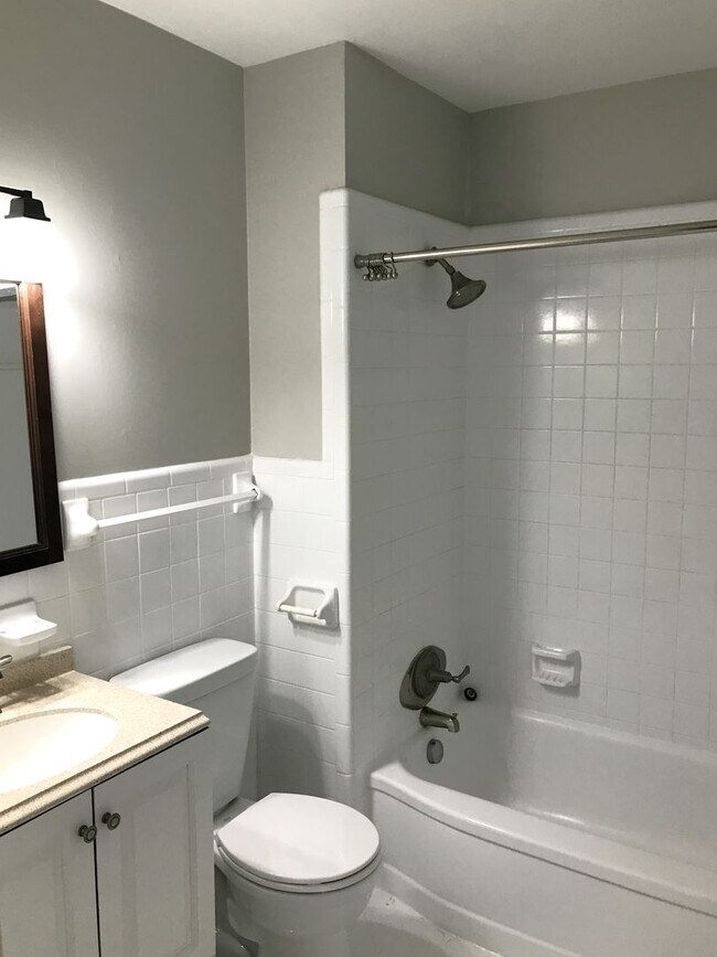 Building Photo - 3-Bedroom 2-Bath Home in Prime West Nashvi...